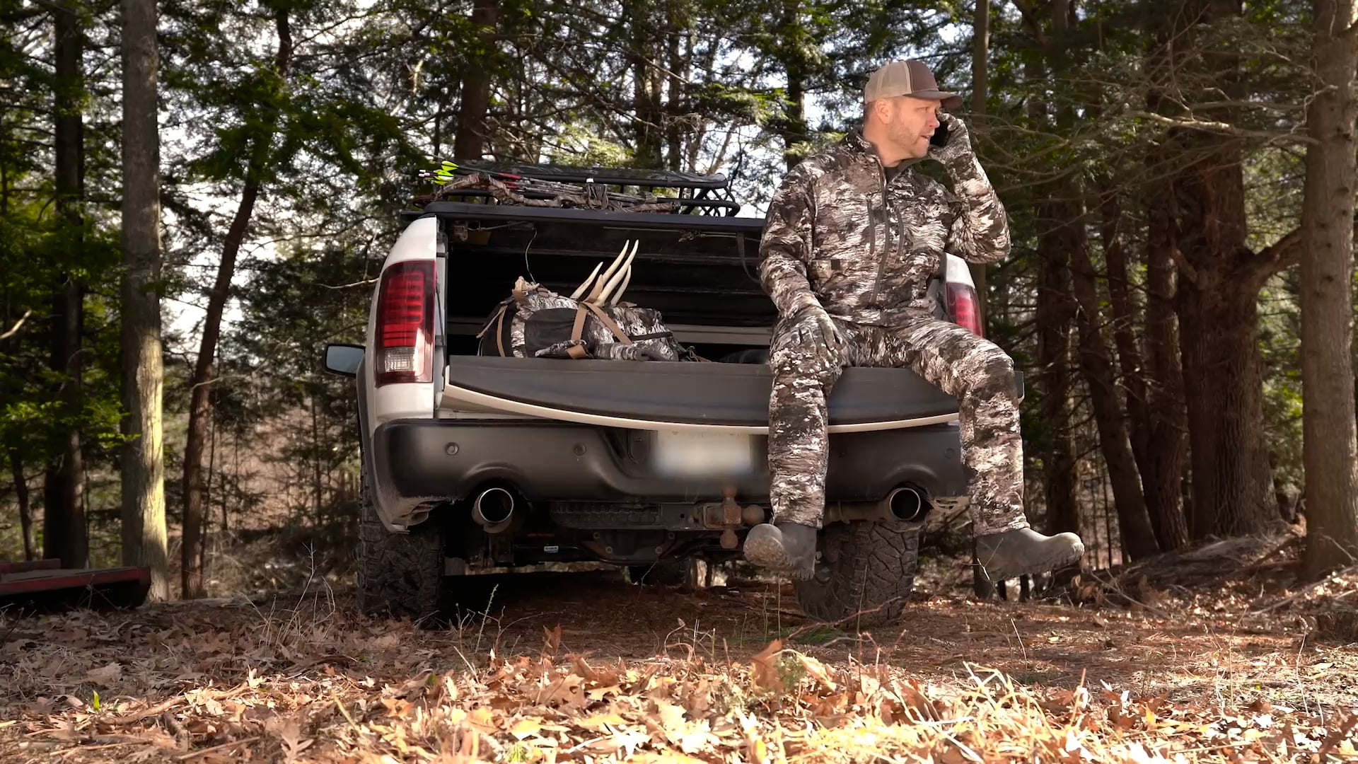 704 Outdoors S8 E4 Wild Hogs on Woodleys Farm