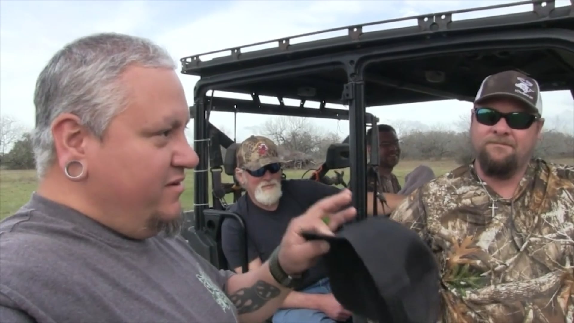 704 Outdoors - Season 8 - Episode 2 - Thermal Hog Hunting in Texas.mp4