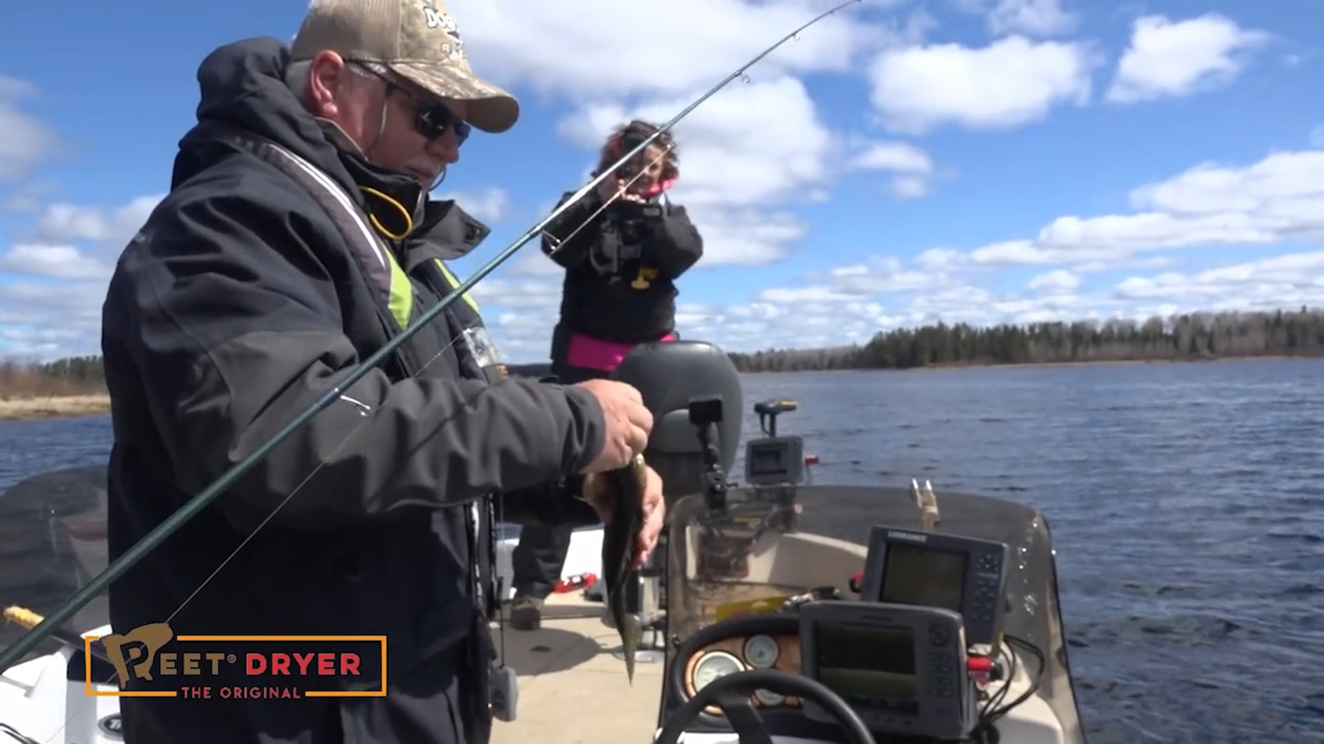 Boot-Trac Adventures - Season 4 - Episode 1 - Ice out - North of the border