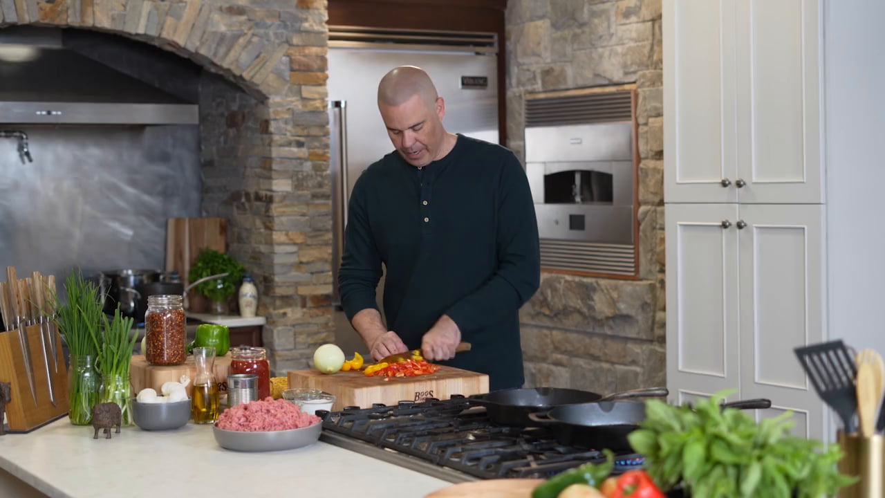 The Cast Iron Chef — S1E7: Chili and Burgers