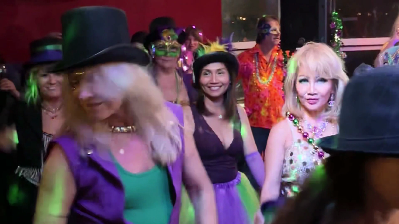 Lucinda Chrisman — S1E6: Leave Your Hat On Flash Mob - with Sweet Voodoo