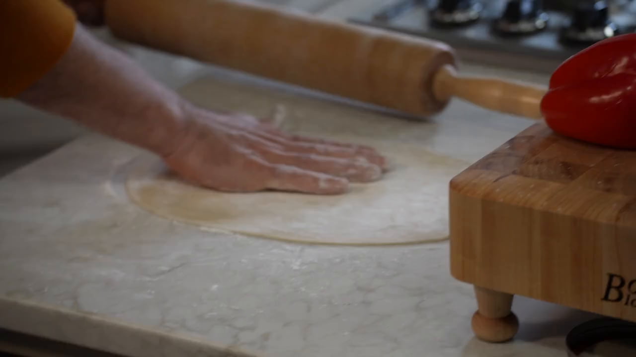 The Cast Iron Chef — S1E10: Cast Iron Pizza